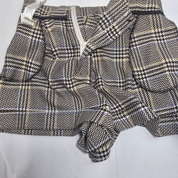 Zara Black and Cream Plaid High Waist Shorts - Picture 13 of 14